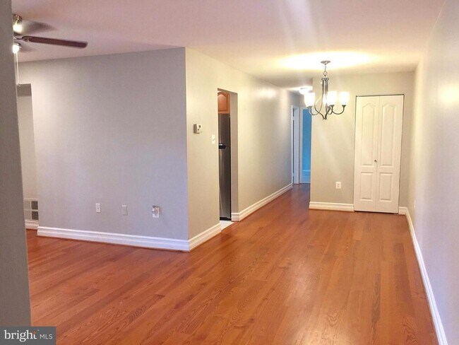 Photo - 401 N Beauregard St Unit Mayflower II