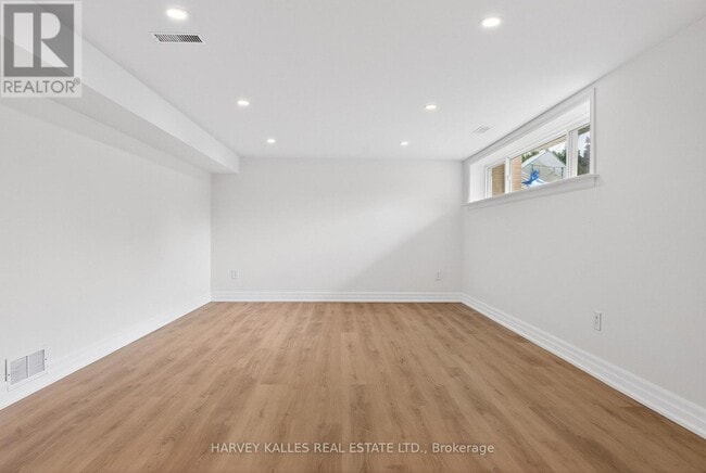 Photo - 67 Robinglade Dr