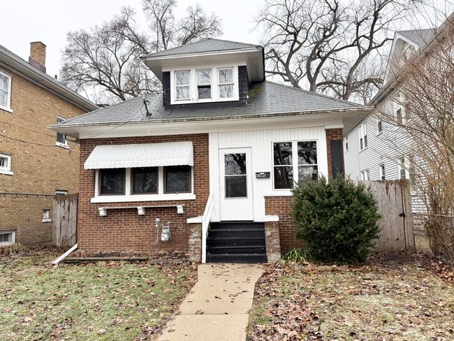 Building Photo - 6800 20th Ave