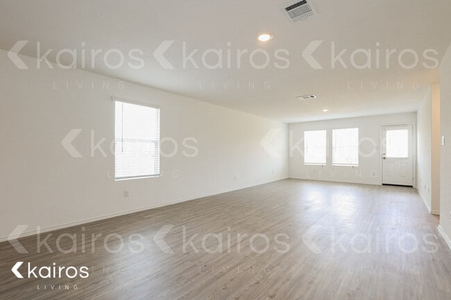 Photo - 13827 Weir Pl