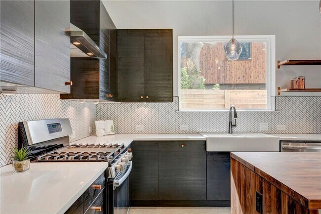 Photo - Light and Spacious Modern 3 bedroom