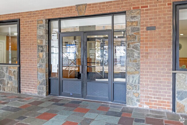 Entrance - Oak Towers