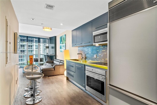 Photo - 495 Brickell Ave