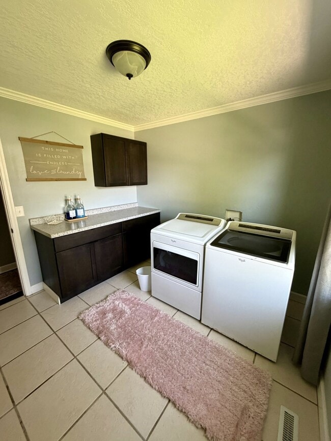Photo - 2727 Greenacre Dr