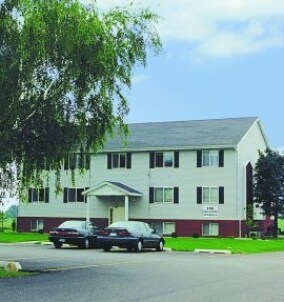 Queenwood Apartments - Queenwood Apartments