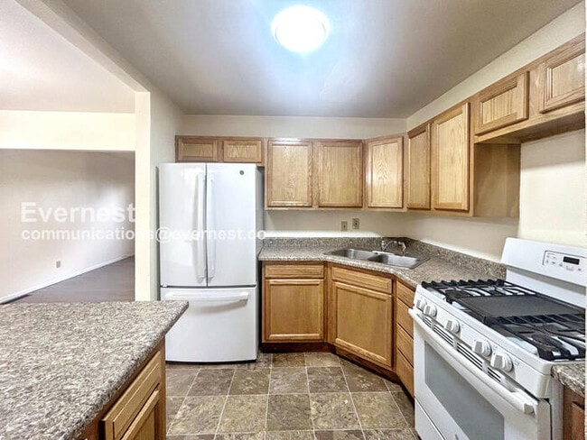 Photo - 808 S Sheridan Ave