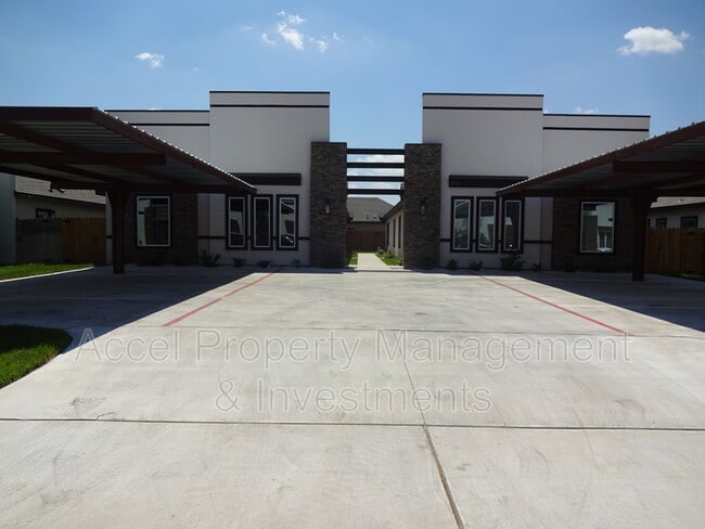 Photo - 206 Fig Dr Unit #2