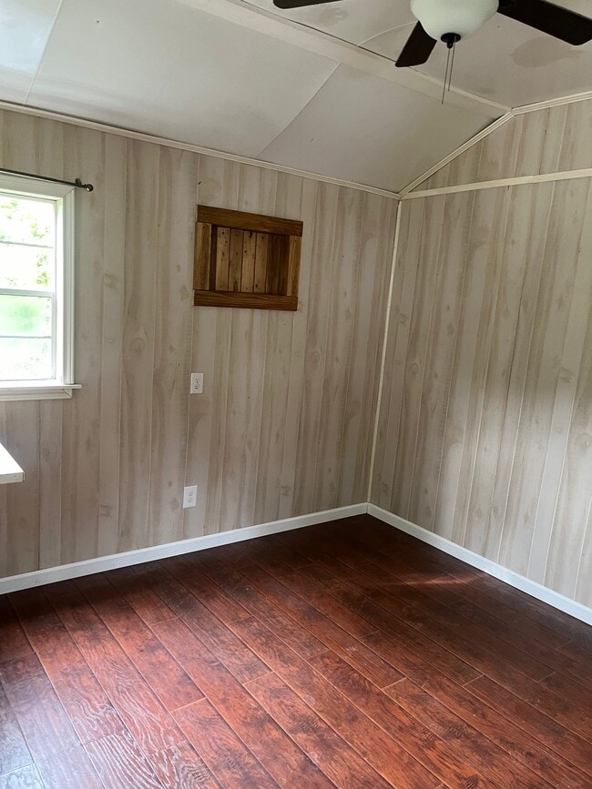 Photo - 2138 Richardson Rd