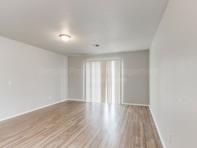 Photo - 7432 NW 27th St