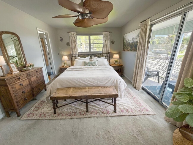 Photo - 452 Durham O