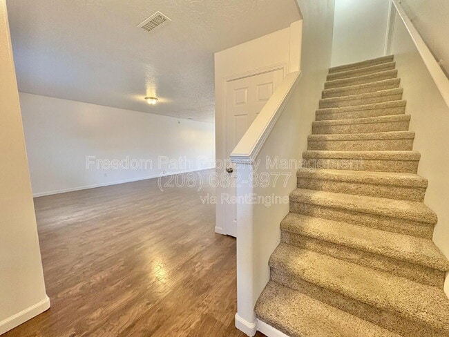 Photo - 1490 W Timor Ave