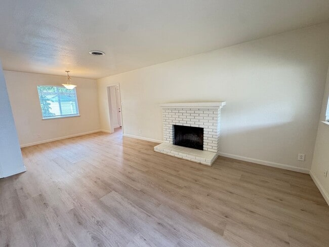 Photo - 3 bed /1 ba house - Yuba City