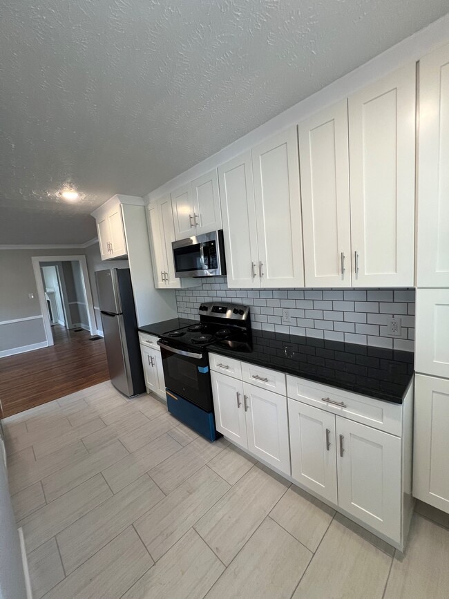 Photo - 216 E 49th St