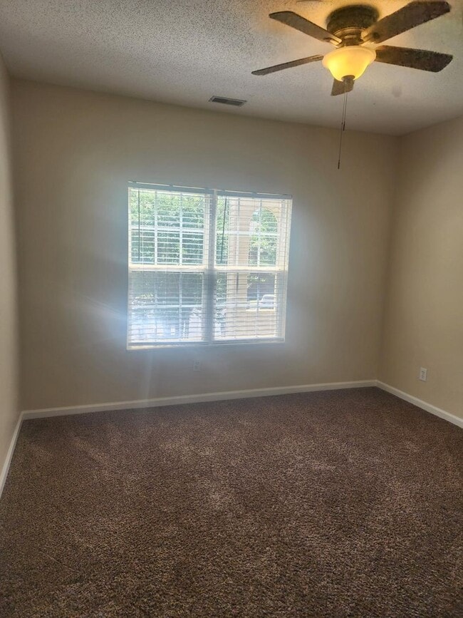 Photo - Wexford Condominiums, Anderson, SC Unidad 204-7