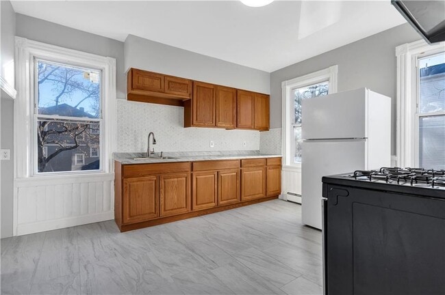 Photo - 352 Orms St Unit 2