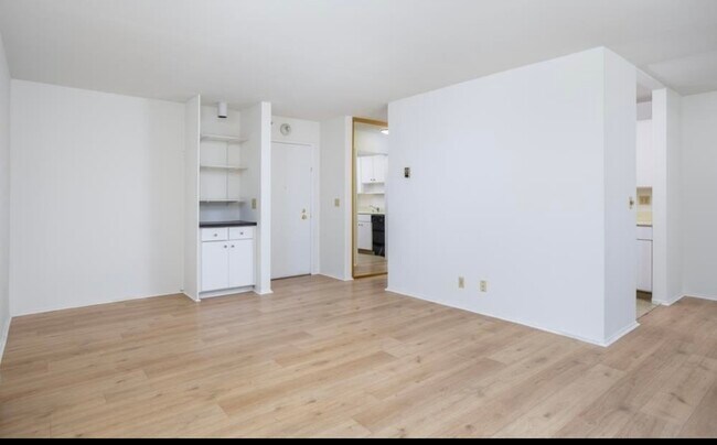 Photo - 4 Commodore Dr Unidad #229