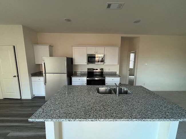 Photo - 5940 Sahara Dr