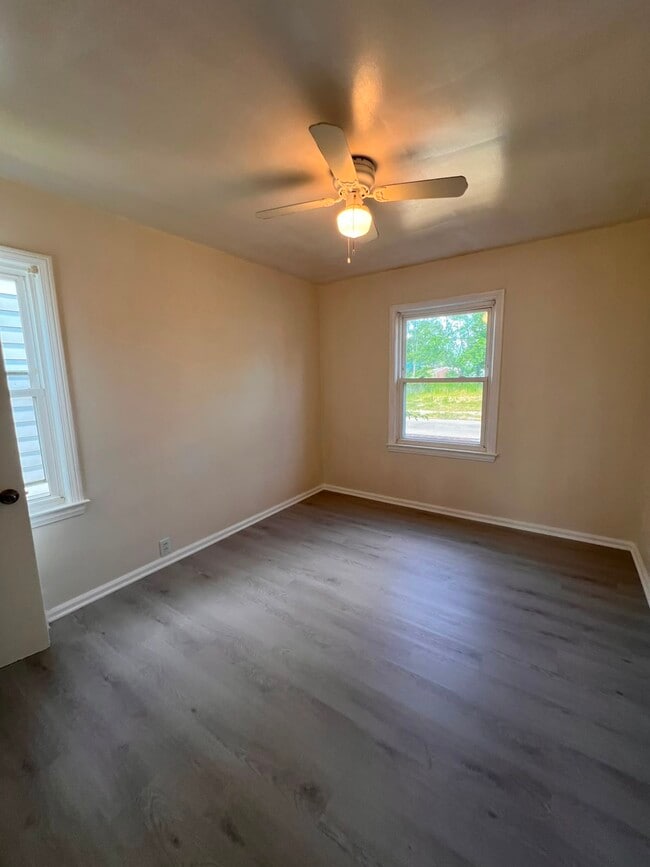 Photo - 18433 Conley St
