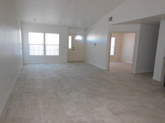 57073 Juarez Dr