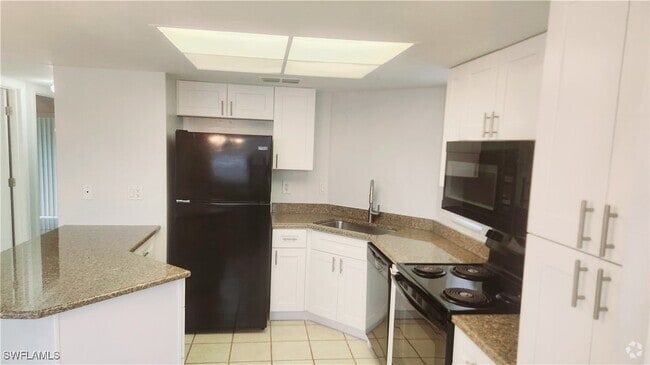 Building Photo - 5031 SW 16th Pl Unit 102 Rental