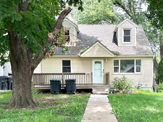 Building Photo - 6042 Franklin St Rental