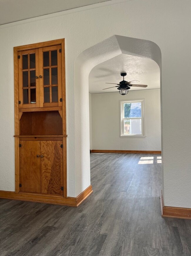 Photo - 3 Bedroom Home for rent in Urbandale, IA Unidad 7003 Madison Ave