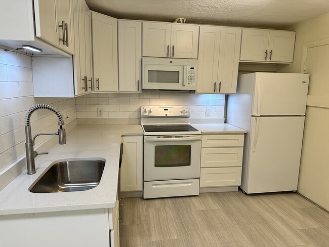 Photo - 624 Hyde Park Ave Unit A1