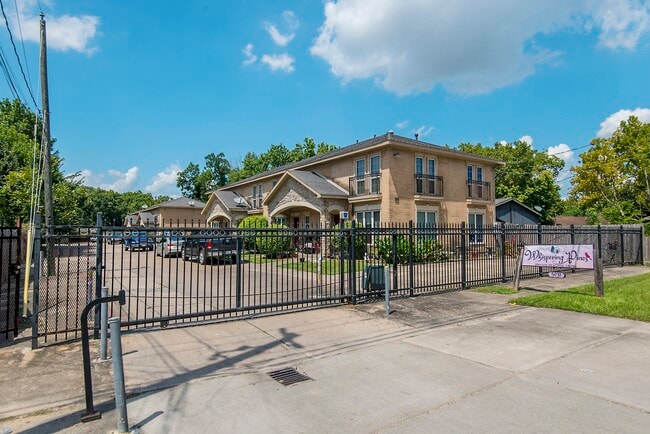 Photo - 5031 Pine Ave