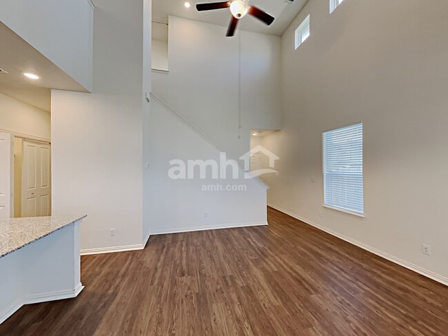 Photo - 2709 Wolfcreek