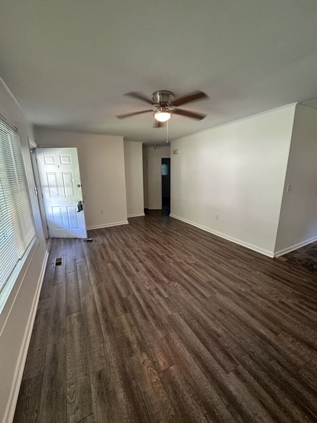 Photo - 514 Lullwater Rd