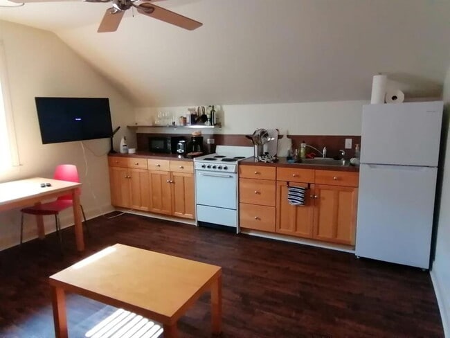 Photo - 2348 Dryden unit 3 Rd