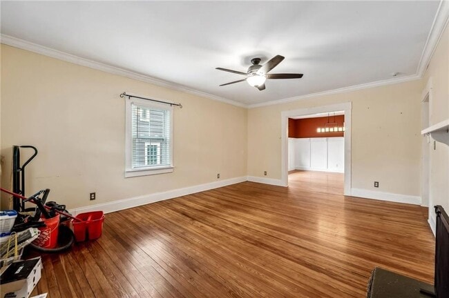 Photo - 976 Hall Pl NW