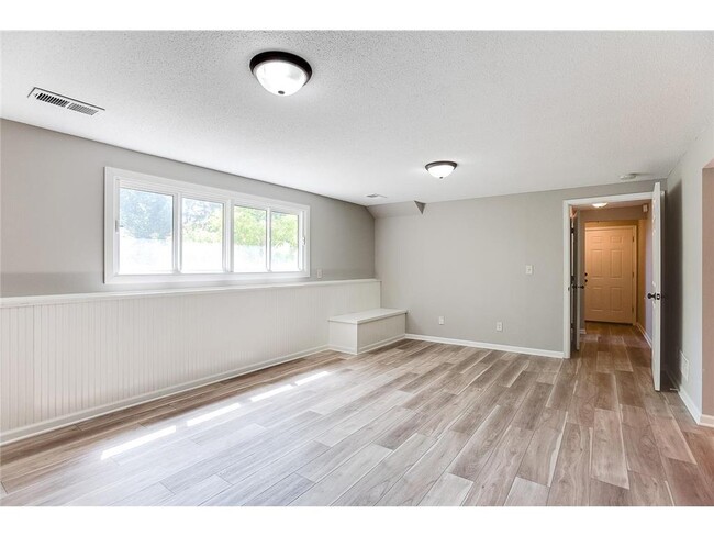 Photo - 6416 Sherwood Ave