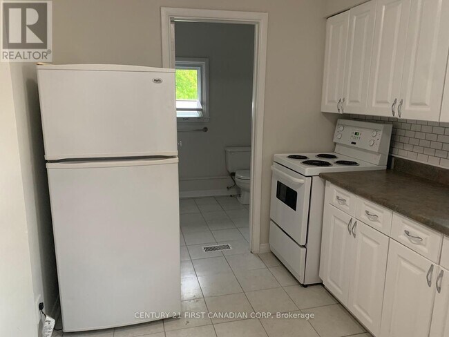 Photo - 359 Princess Ave Unité Apt 3