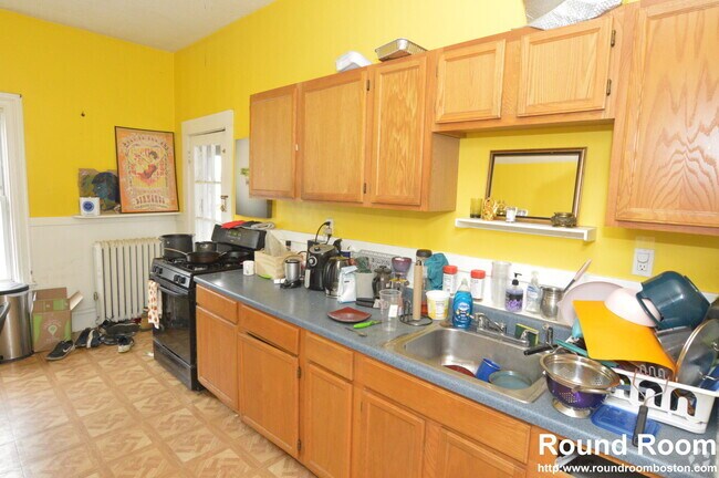 Building Photo - 32 Linden St Unit 2 Rental