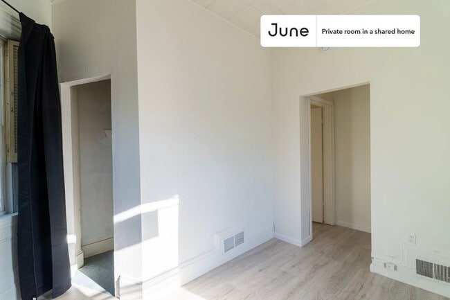 Photo - Room in Shared 4 bed/1.5 bath home Unidad D