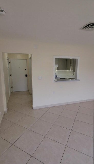 Photo - 105 S Riverside Dr