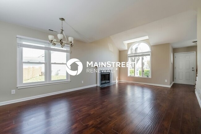 3 Bedroom Pet-Friendly Home in Louisville, KY with Main Street Renewal