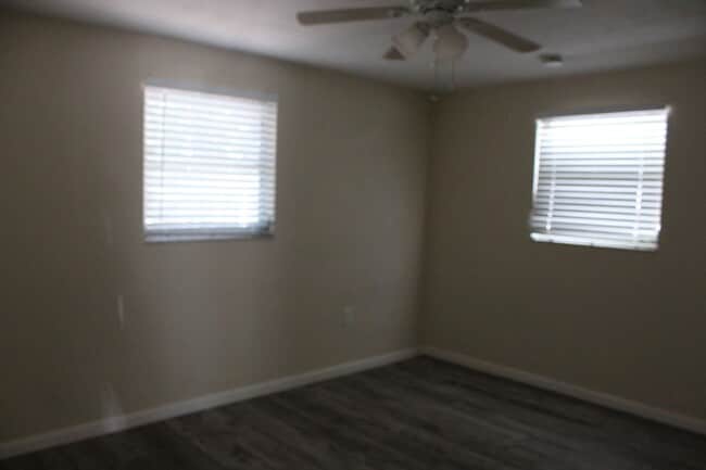 Photo - 1 Bedroom 1 Bath 1/2 Duplex