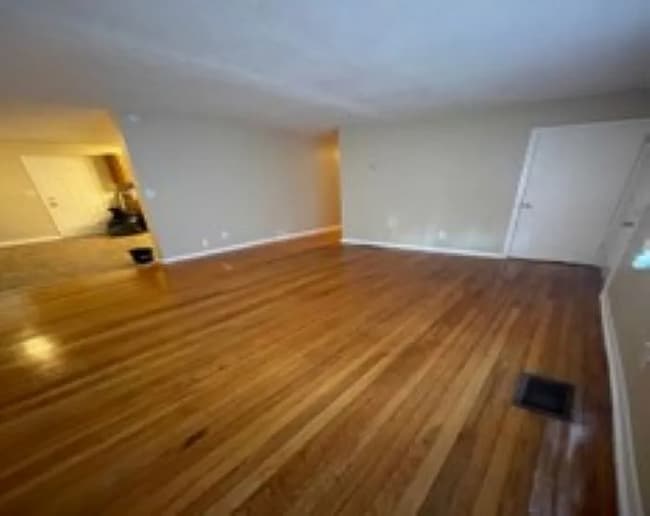 Photo - 857 Fairburn Rd NW House