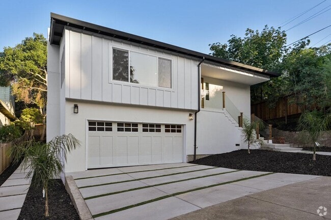 Building Photo - 1560 Alturas Dr Rental