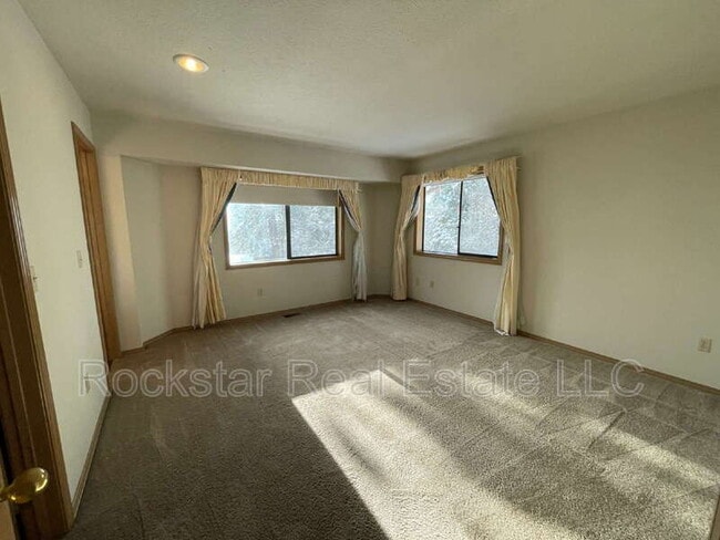 Photo - 5605 N Northwood Dr