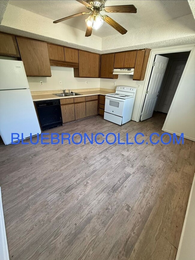 Photo - Updated 2-Bedroom Apartment in Raytown Unit 9115