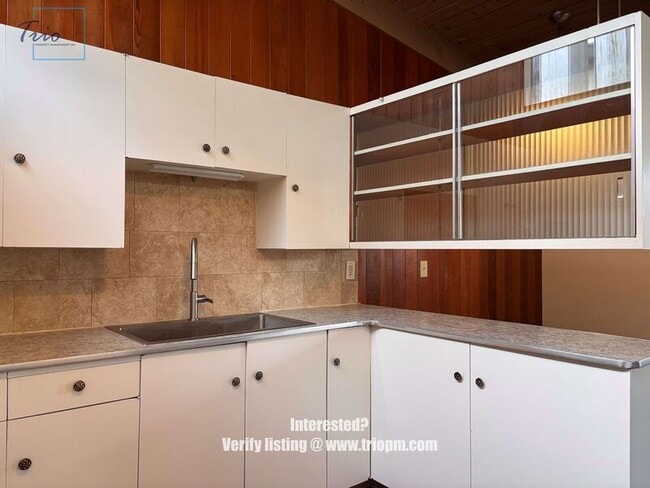 Photo - 1889 Hilyard St