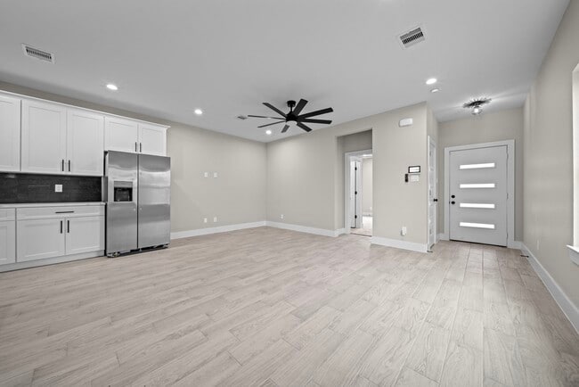 Photo - 929 Green Meadow Ln