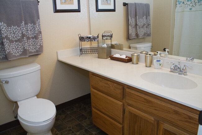 Photo - Beautiful and Quiet Upstairs 2 Bedroom 2 Bath Apartment with Wonderful Views