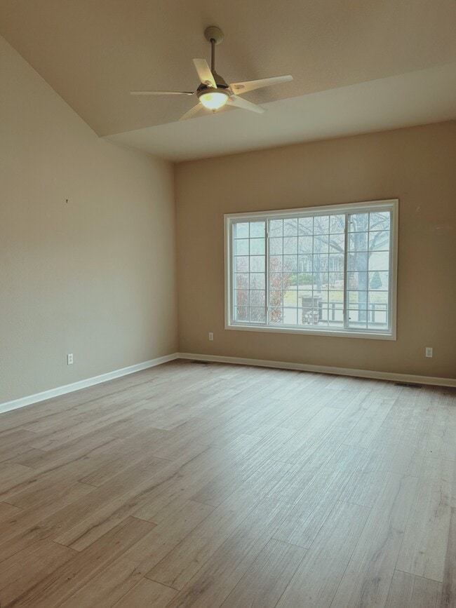 Photo - 408 Strasburg Dr