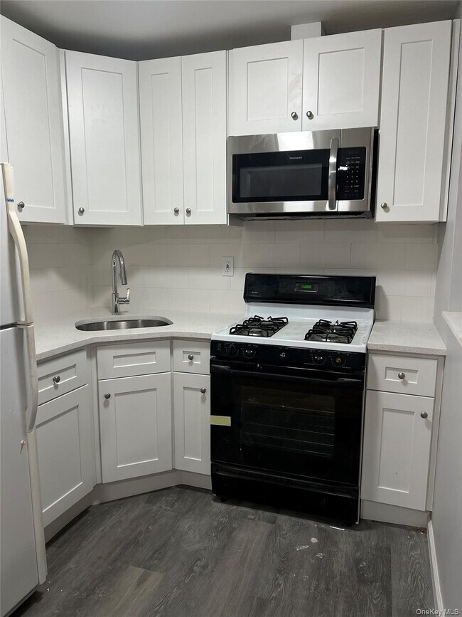 Photo - 2803 Sampson Ave