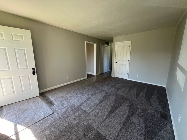 Photo - Newly Remodeled 3 bed ranch in Normal!