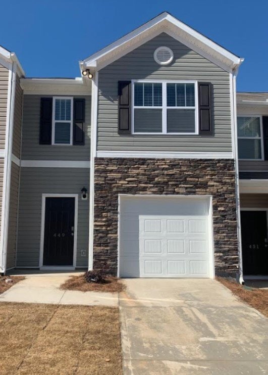 Photo - Spacious 3 Bed Townhouse with 2 Full Baths in Greer, SC -